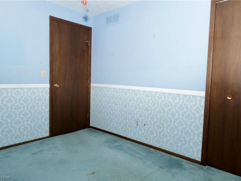 693 Idlewood Avenue , Sheffield Lake, OH 44054 Photo 13