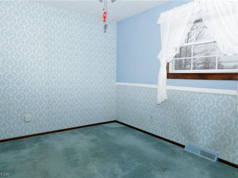 693 Idlewood Avenue , Sheffield Lake, OH 44054 Photo 14