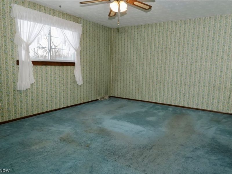 693 Idlewood Avenue , Sheffield Lake, OH 44054 Photo 17