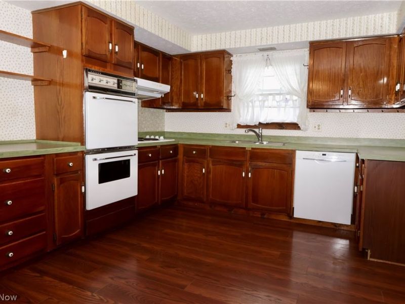 693 Idlewood Avenue , Sheffield Lake, OH 44054 Photo 2