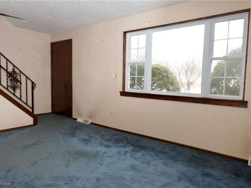 693 Idlewood Avenue , Sheffield Lake, OH 44054 Photo 6