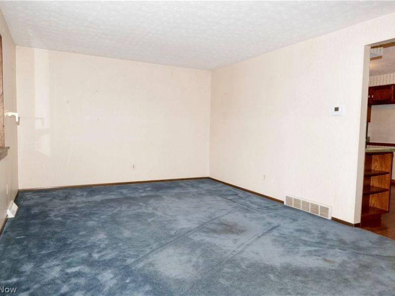 693 Idlewood Avenue , Sheffield Lake, OH 44054 Photo 7