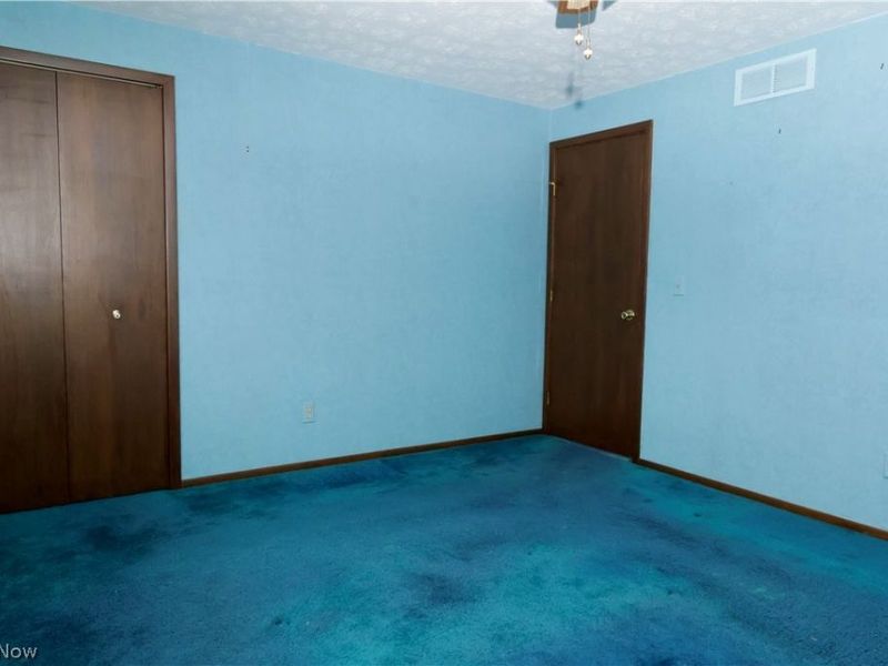 693 Idlewood Avenue , Sheffield Lake, OH 44054 Photo 8