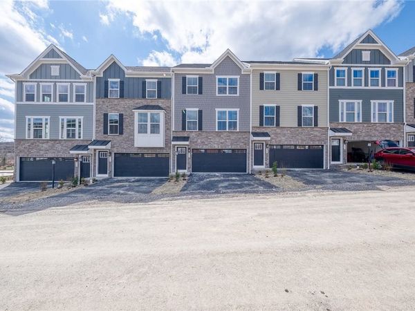 315 Telluride Ln, Cranberry, PA 16066