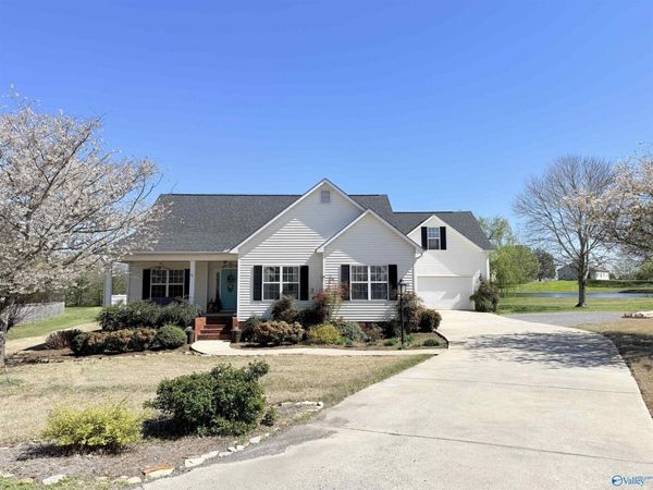 154 Lake Ridge Lane, Guntersville, AL 35976