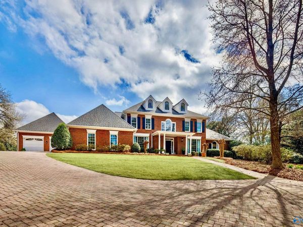2213 Hidden Ridge Circle, Vestavia Hills, AL 35243