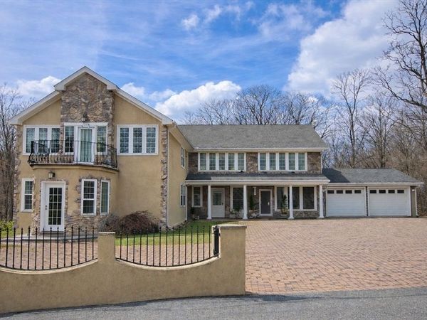 62 Golden Hills Rd, Saugus, MA 01906