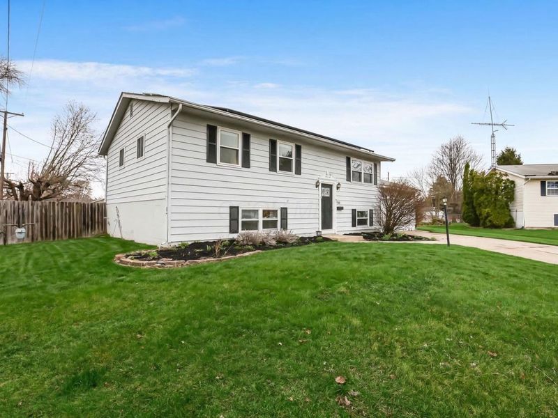 938 Harding Court, Newark, OH 43055 Photo 2