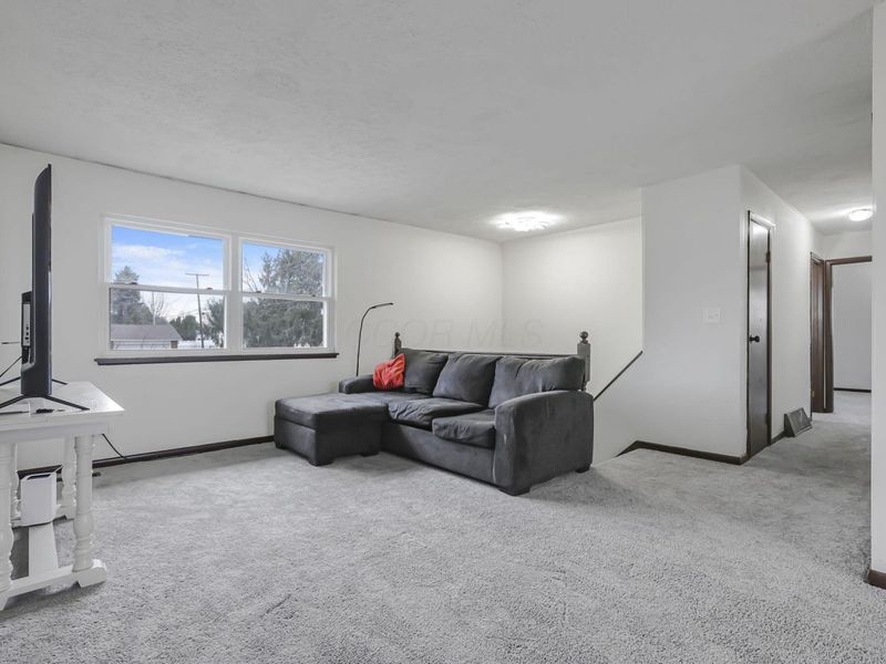 938 Harding Court, Newark, OH 43055 Photo 6