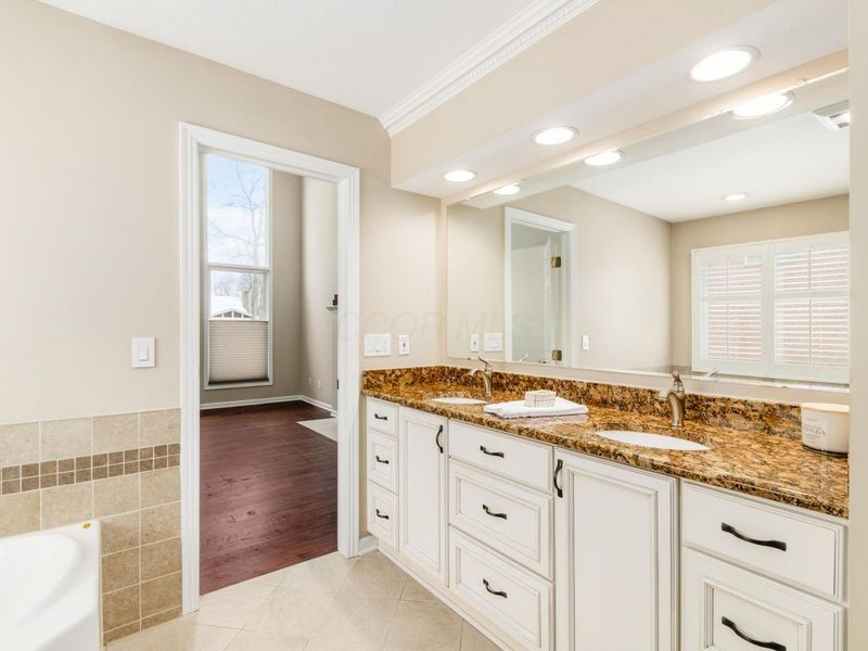 1330 Bayboro Drive , New Albany, OH 43054 Photo 27