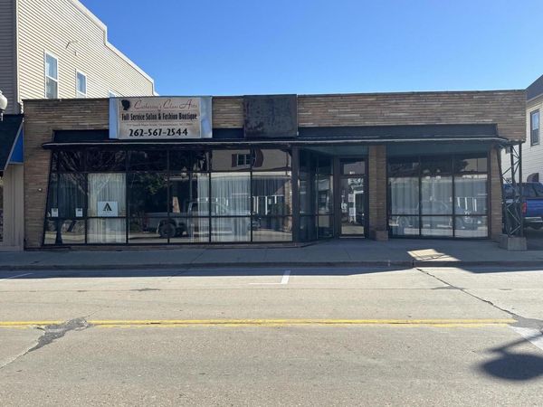 111 S Main STREET, Oconomowoc, WI 53066