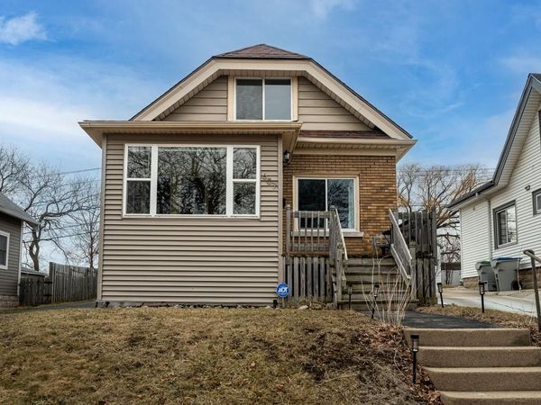 607 S Oak Park COURT, Milwaukee, WI 53214