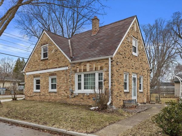 6307 N 104th STREET, Milwaukee, WI 53225