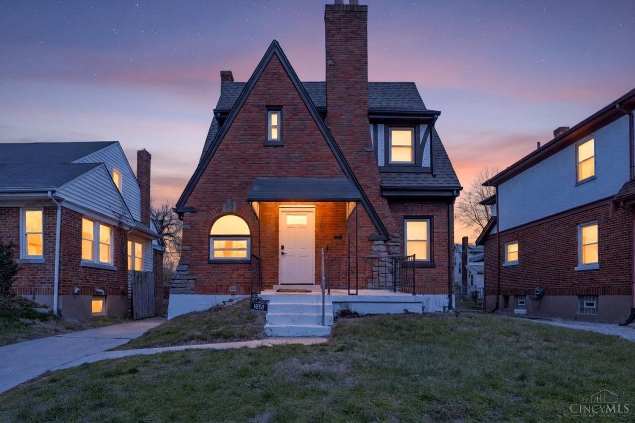 1858 Garden Lane, Cincinnati, OH 45237 Main Photo