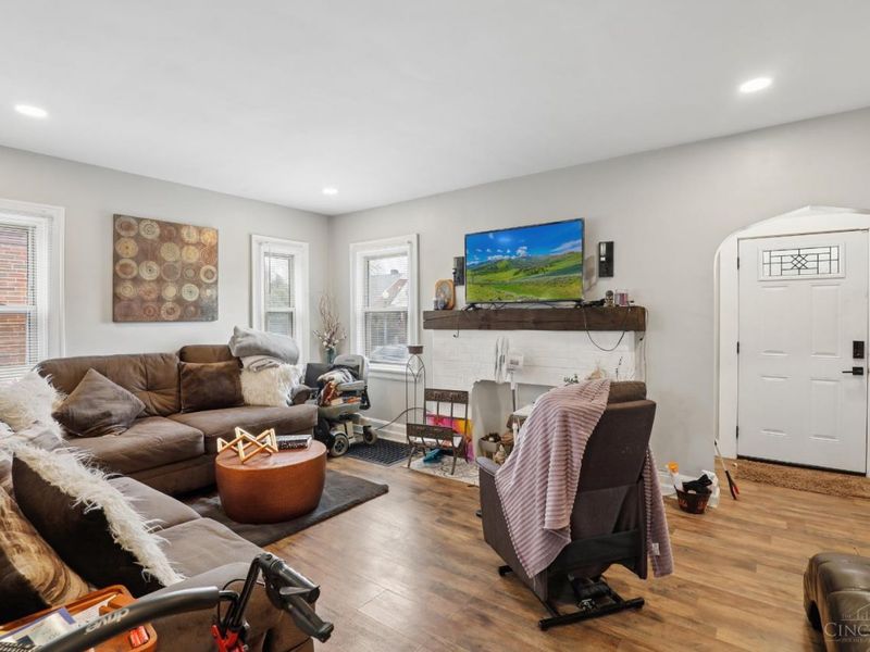 1858 Garden Lane, Cincinnati, OH 45237 Photo 4