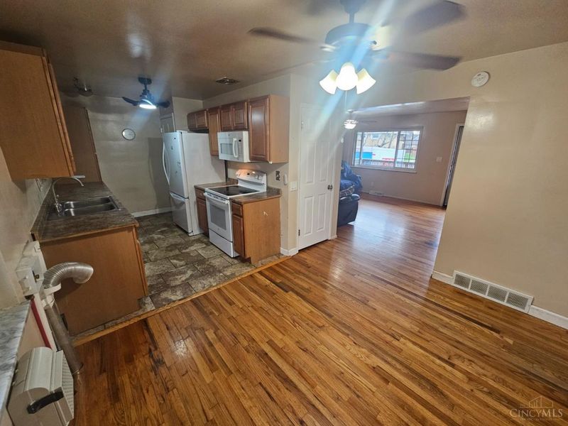 860 Sarbrook Drive, Springfield Twp., OH 45231 Photo 12