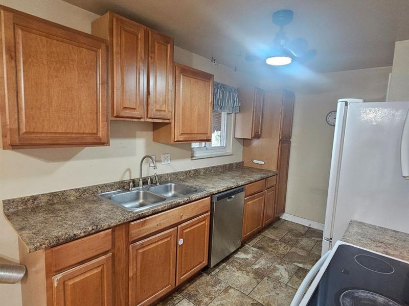 860 Sarbrook Drive, Springfield Twp., OH 45231 Photo 14