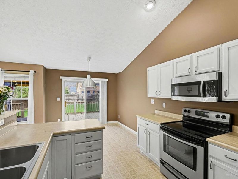 13 Holly Drive, Franklin, OH 45005 Photo 8