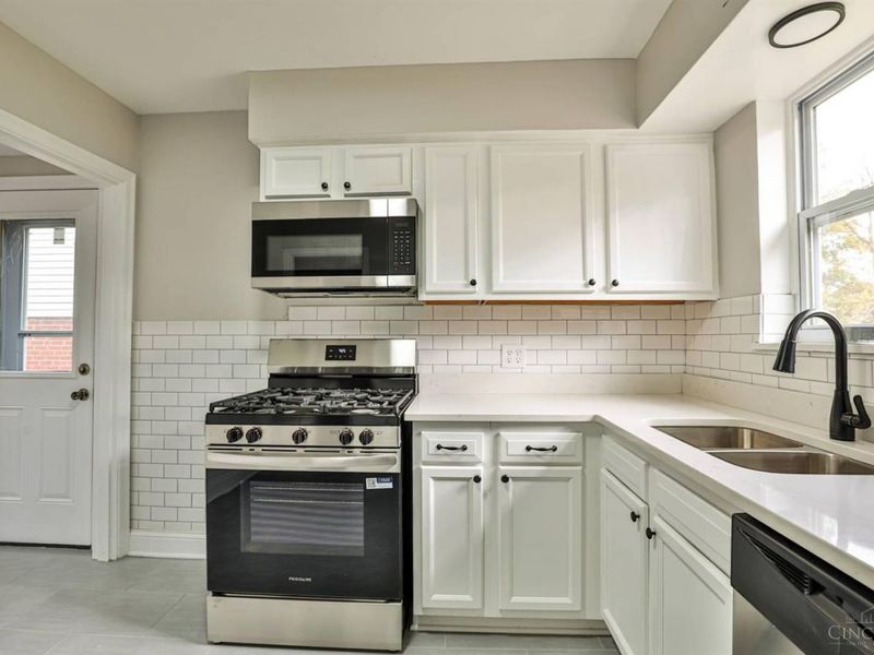 6402 Mayflower Avenue, Golf Manor, OH 45237 Photo 13