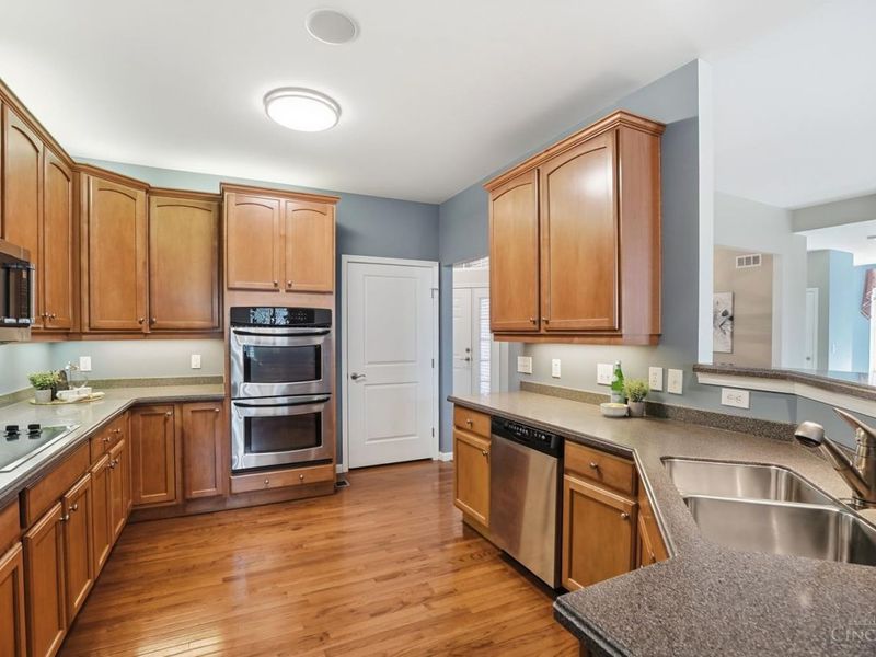 8338 Jeannes Creek Lane, West Chester, OH 45069 Photo 17