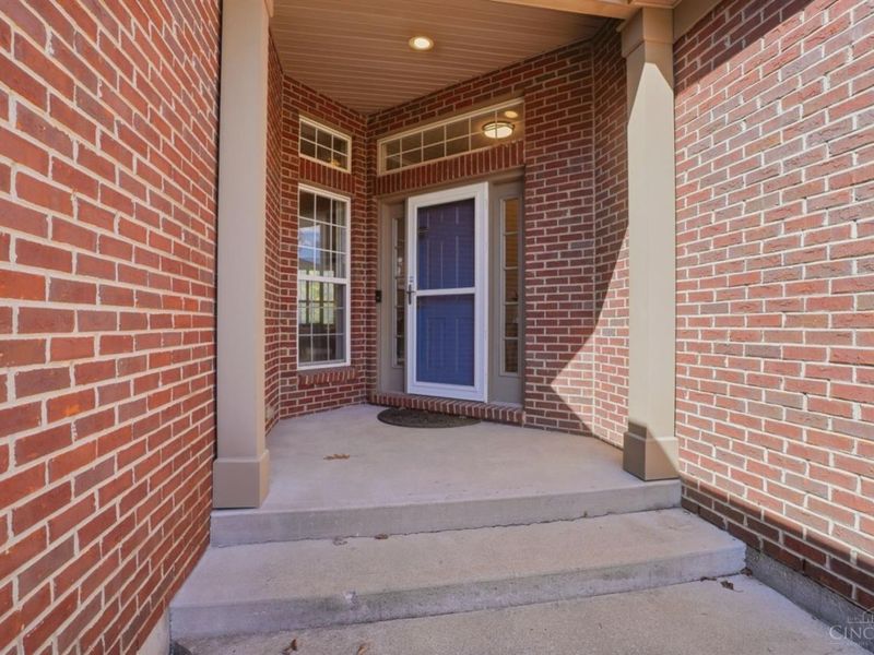 8338 Jeannes Creek Lane, West Chester, OH 45069 Photo 4