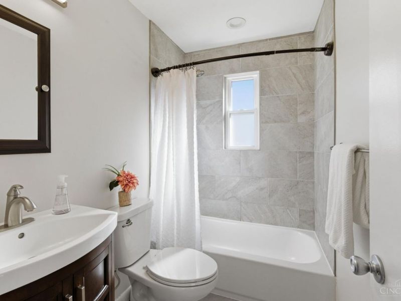 9216 Grandview Avenue, Blue Ash, OH 45242 Photo 21