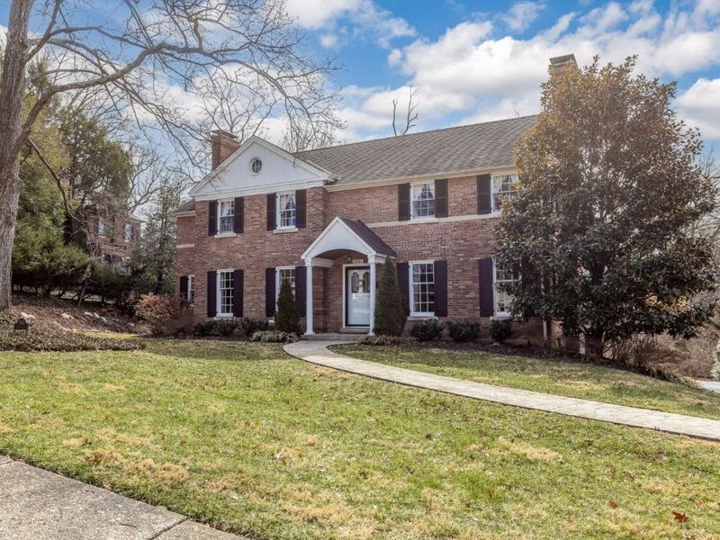 3561 Bayard Drive, Cincinnati, OH 45208 Photo 2