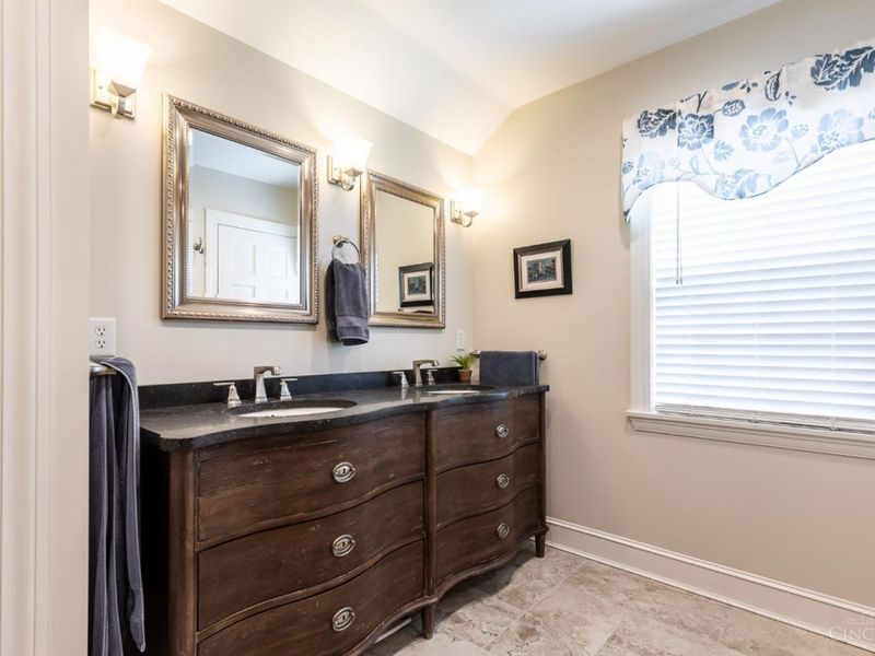 3561 Bayard Drive, Cincinnati, OH 45208 Photo 36