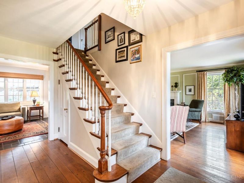 3561 Bayard Drive, Cincinnati, OH 45208 Photo 4