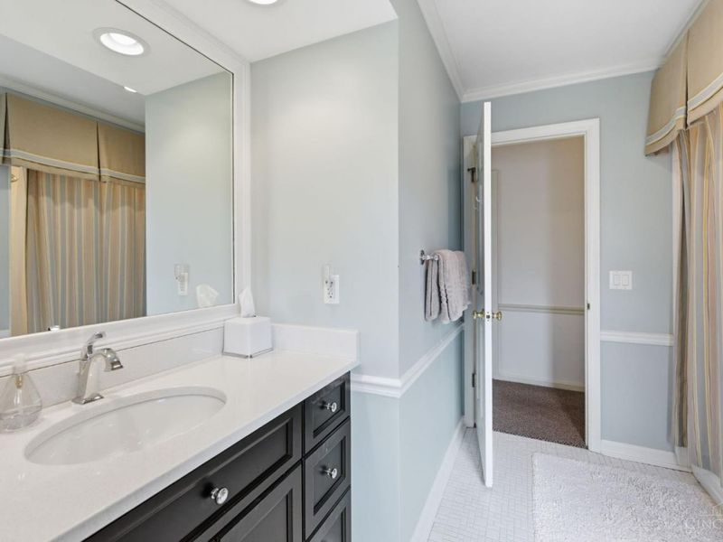 6604 Madeira Hills Drive, Madeira, OH 45243 Photo 32