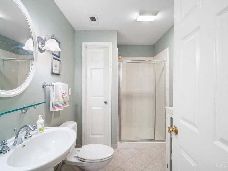 1318 Hayward Court, Cincinnati, OH 45208 Photo 52