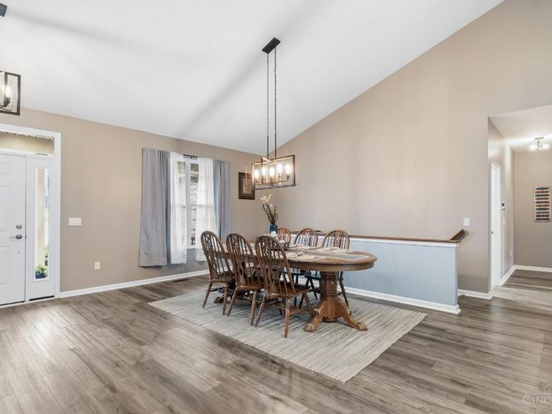 553 Marions Way, Pierce Twp, OH 45255 Photo 4