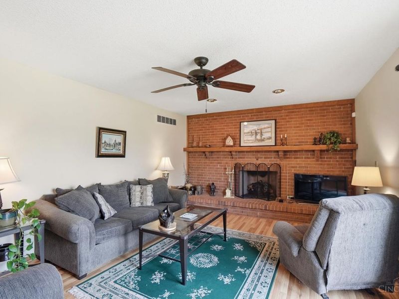 8909 Saxton Drive, West Chester, OH 45069 Photo 12