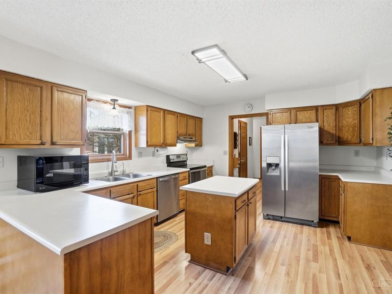 8909 Saxton Drive, West Chester, OH 45069 Photo 17