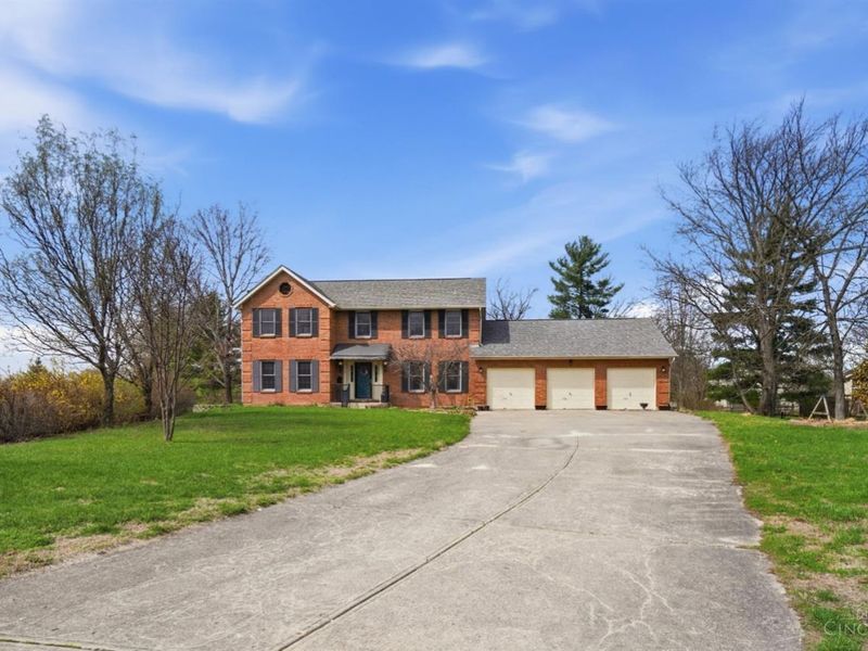 8909 Saxton Drive, West Chester, OH 45069 Photo 3