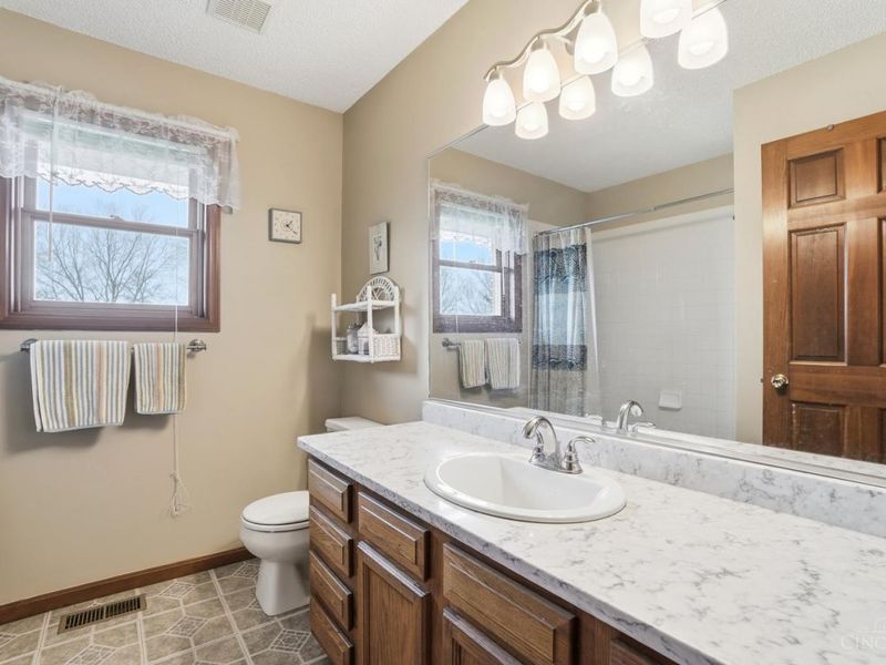 8909 Saxton Drive, West Chester, OH 45069 Photo 40