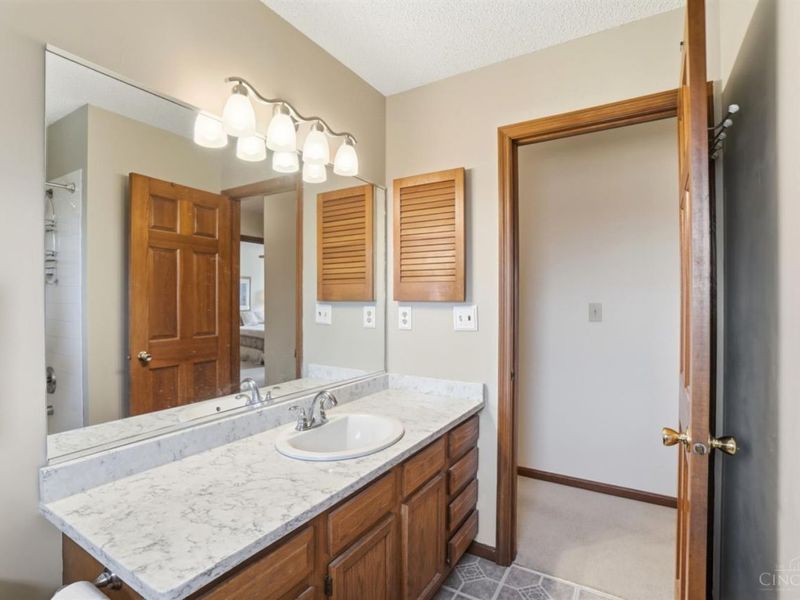 8909 Saxton Drive, West Chester, OH 45069 Photo 41