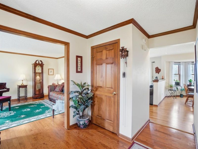 8909 Saxton Drive, West Chester, OH 45069 Photo 5