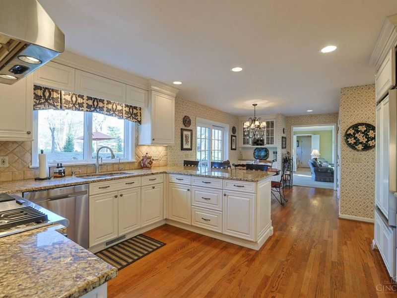 8115 N Clippinger Drive, Indian Hill, OH 45243 Photo 15