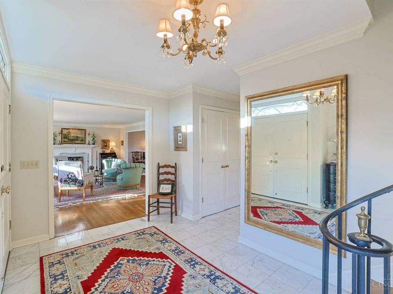 8115 N Clippinger Drive, Indian Hill, OH 45243 Photo 3