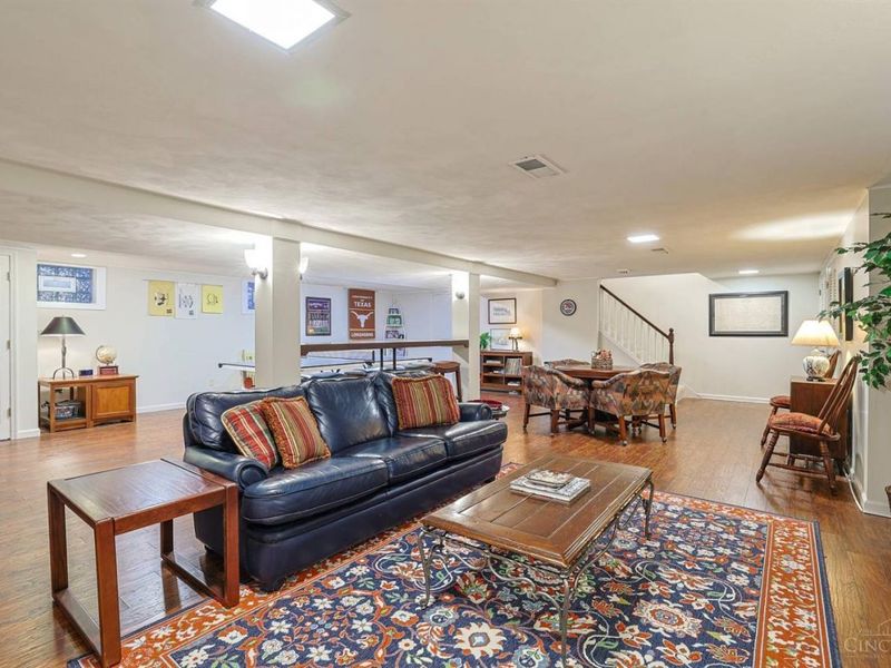 8115 N Clippinger Drive, Indian Hill, OH 45243 Photo 38