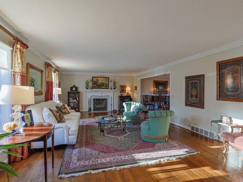 8115 N Clippinger Drive, Indian Hill, OH 45243 Photo 5