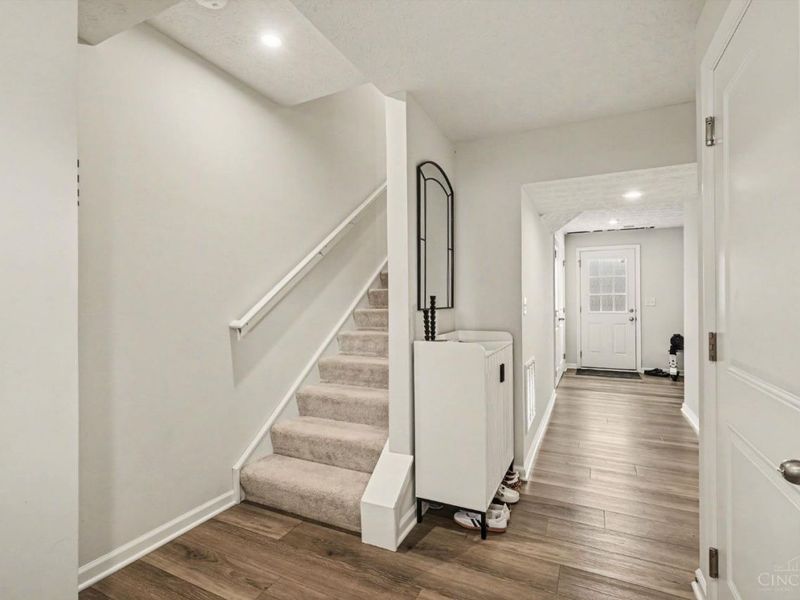 9821 Mel Carl, Cincinnati, OH 45251 Photo 2