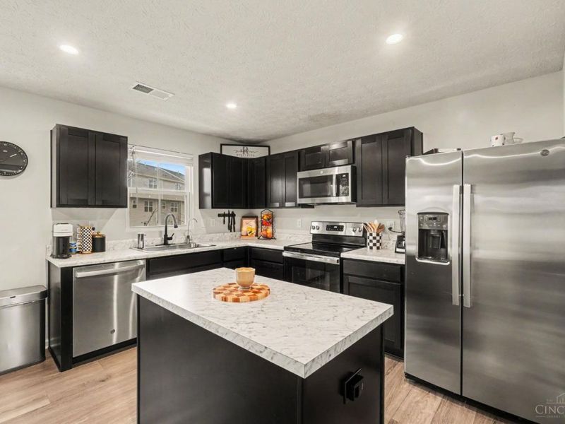 9821 Mel Carl, Cincinnati, OH 45251 Photo 3