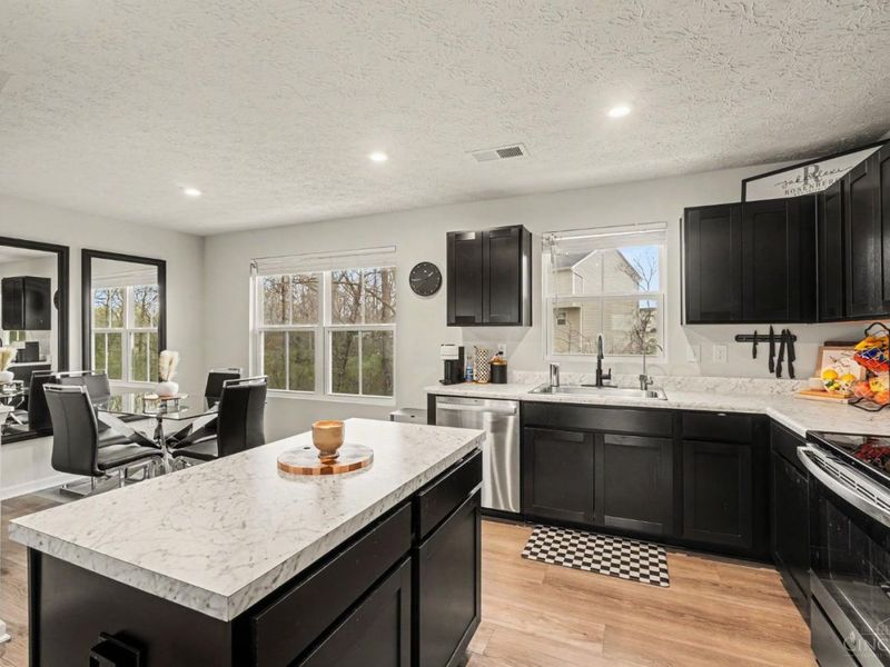 9821 Mel Carl, Cincinnati, OH 45251 Photo 4