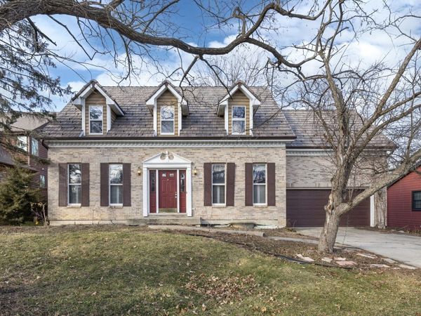 856 Bemis Road , Glen Ellyn, IL 60137