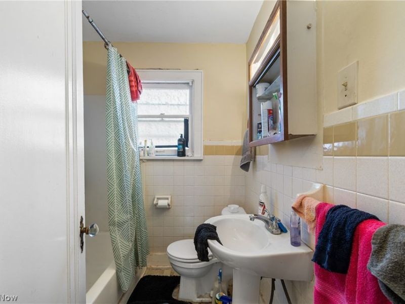 696 Merton Avenue, Akron, OH 44306 Photo 15