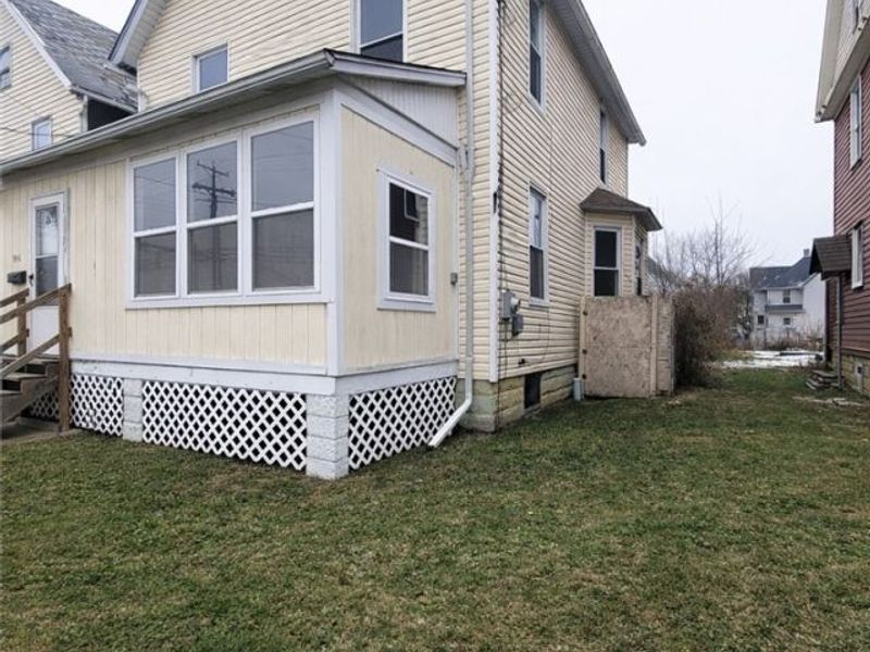 906 Harrison Avenue SW, Canton, OH 44706 Photo 3