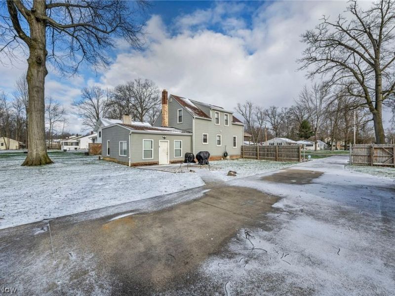 27711 Southern Avenue, North Olmsted, OH 44070 Photo 4