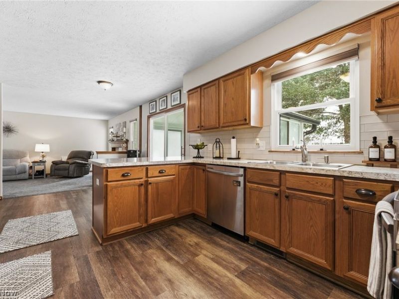 681 Oakcrest Drive, Wadsworth, OH 44281 Photo 25